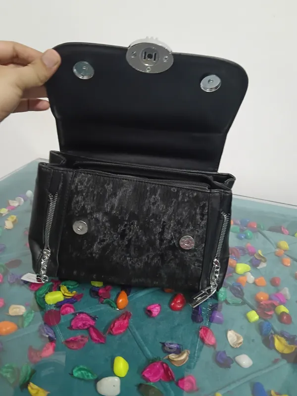 Black_Faux_Leather_Structured_Flap_Handbag_For_Women