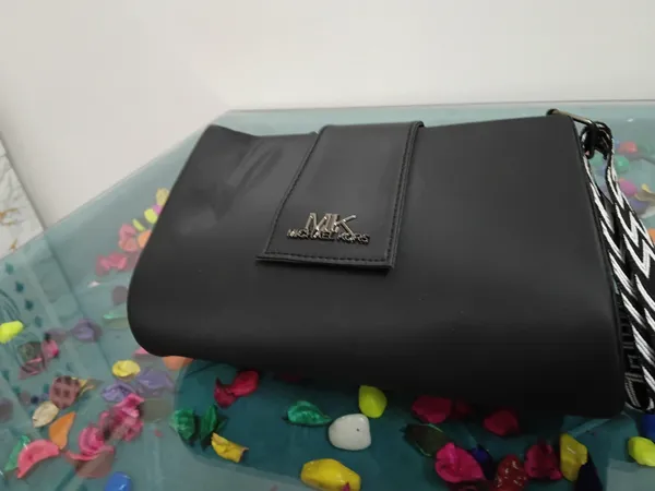 Black_Synthetic_Leather_Structured_Shoulder_Bag_For_Women