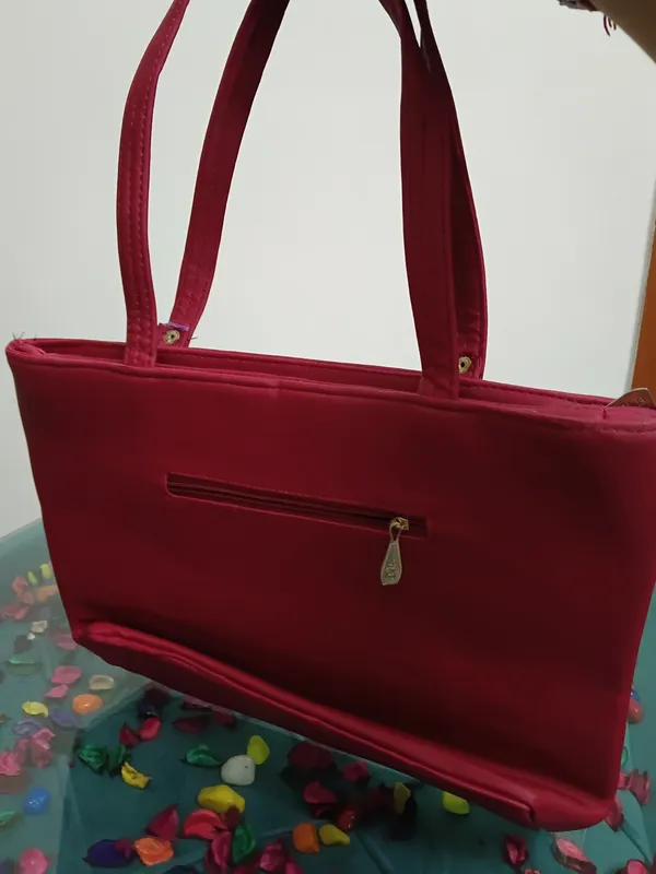 Maroon_Synthetic_Leather_Quilted_Tote_Bag_For_Women