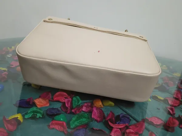 White_Textured_Pure_Leather_Shoulder_Bag_For_Women