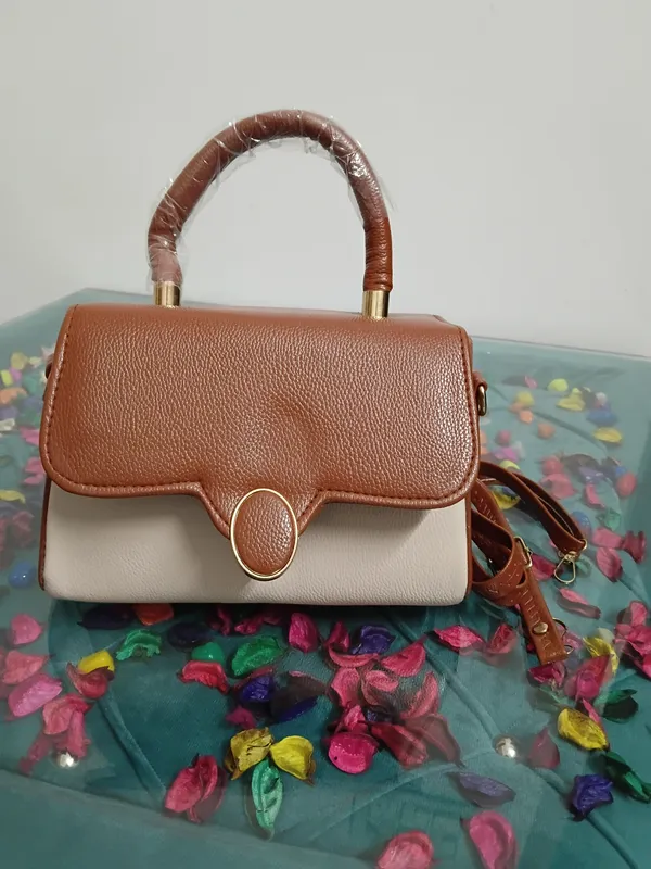 Brown_Textured_Leather_Structured_Handbag_For_Women