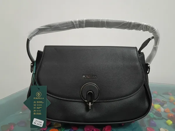 Black_Pure_Leather_Structured_Shoulder_Handbag_For_Women