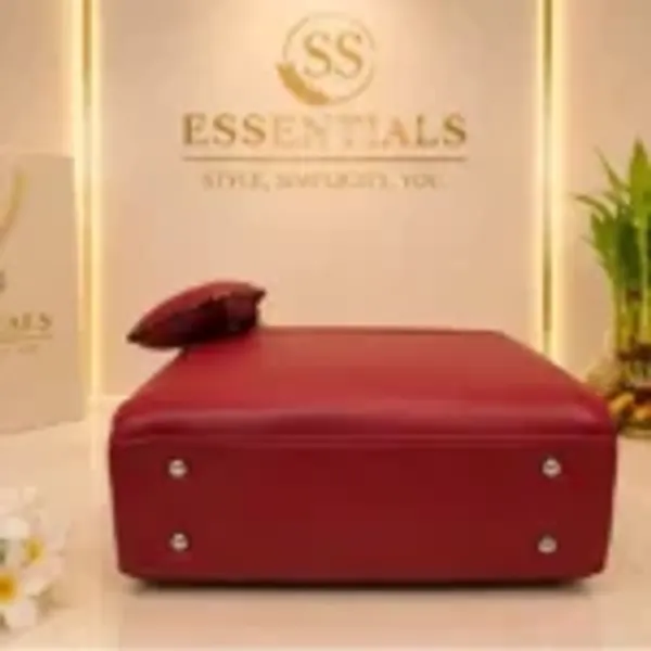 Burgundy_Pure_Leather_Structured_Handbag_For_Women