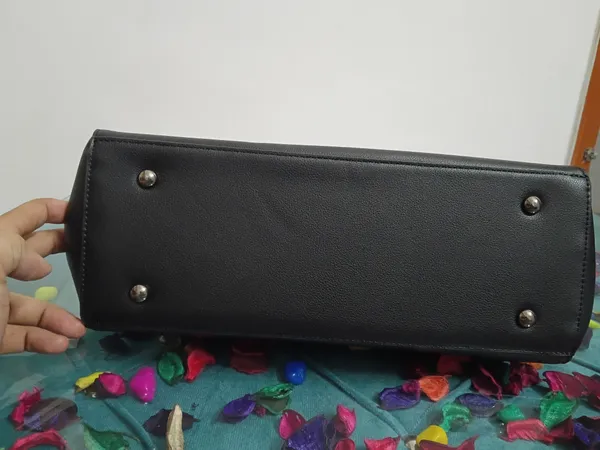 Black_Faux_Leather_Structured_Tote_Handbag_For_Women