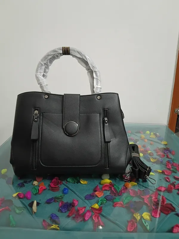 Black_Faux_Leather_Structured_Tote_Handbag_For_Women