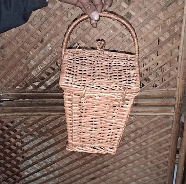 Bamboo_Cane_Storage_Basket_For_Laddu_Gopal_Carry_Basket_Kanha_Basket_For_Travel_Tokri_For_Laddu_Gopal_Ji_Pooja_Basket_Mandir_Basket_Fruit_Vegetable_Basket_Multicolour