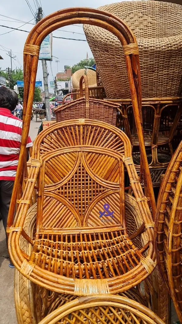 Bamboo_Cane_Swing_Chair_For_Adults_With_Chain_And_Cushion