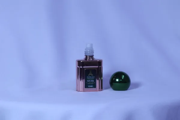Arabian_Aura_Musk_Al_Oudh_Amber_Vanilla_Powdery_Attar_Roll-On