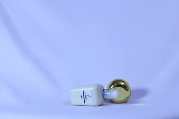 Arabian_Aura_White_Oud_Woody_Amber_Musk_Attar_Roll_On