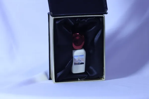 Arabian_Aura_Sweetest_Escape_Spicy_Amber_Floral_Attar