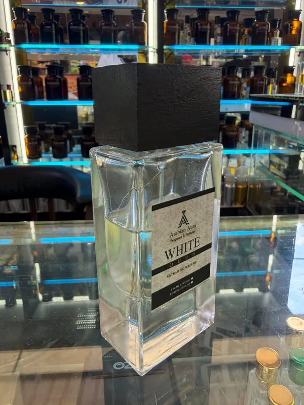 Arabian_Aura_White_Oud_Citrus_Woody_Amber_Extrait_De_Parfum