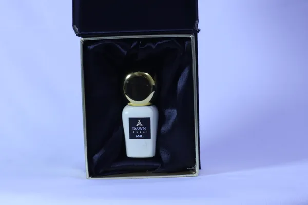 Arabian_Aura_Dawn_Oudh_Vanilla_Amber_Attar_Roll_On