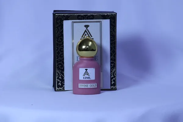 Arabian_Aura_Divine_Gold_White_Musk_Vanilla_Amber_Attar_Roll-On