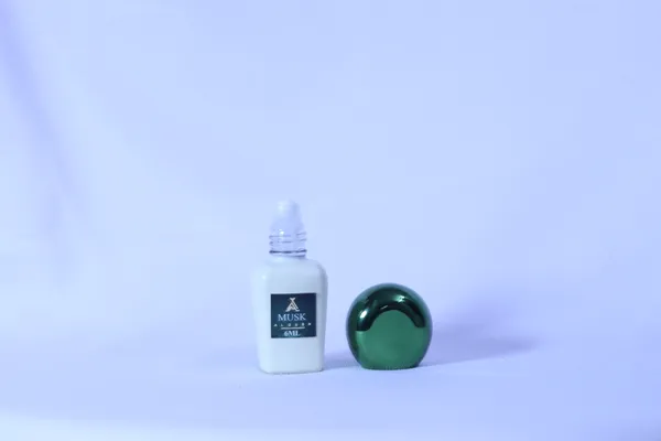 Arabian_Aura_Musk_Al_Oudh_Amber_Woody_Concentrated_Attar_Roll_On