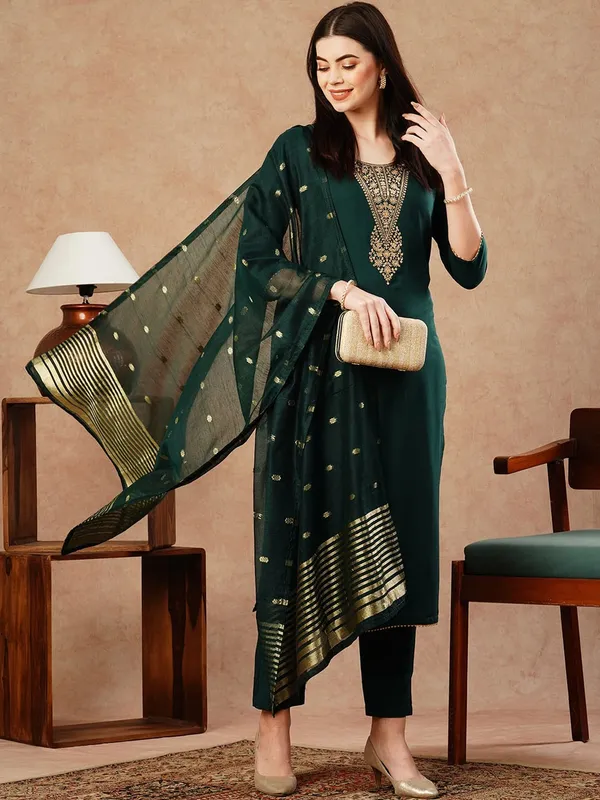 Green_Straight_Kurta_Set_for_Women