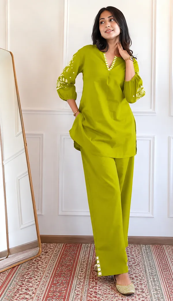 Green_Embroidered_Kurta_Pant_Set_for_Women
