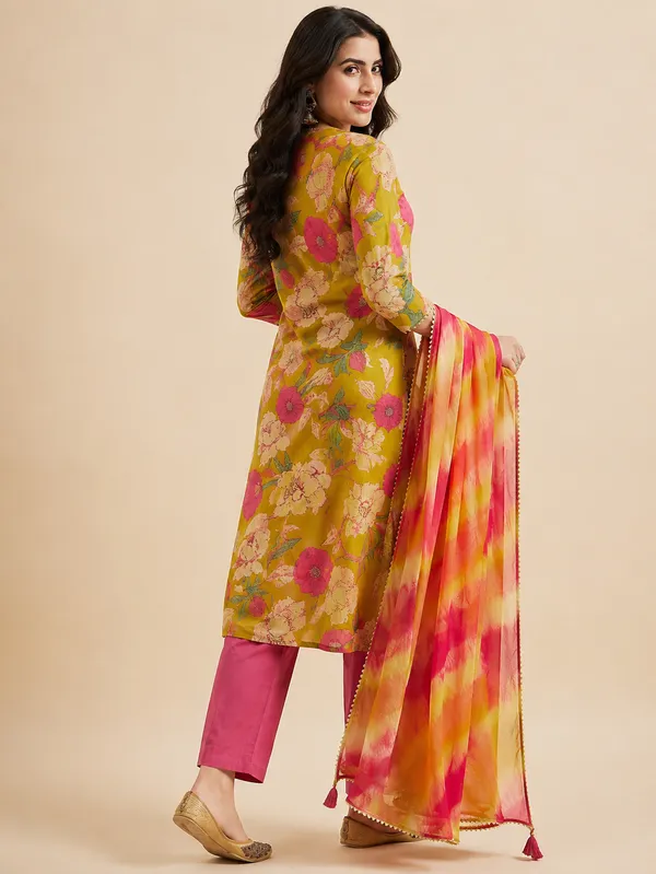 Mustard_Floral_Printed_Kurta_Set_With_Dupatta_For_Women