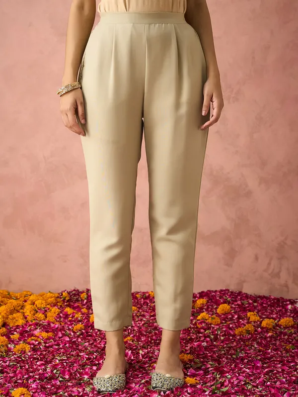 Beige_Straight_Fit_Ethnic_Kurta_Set_for_Women