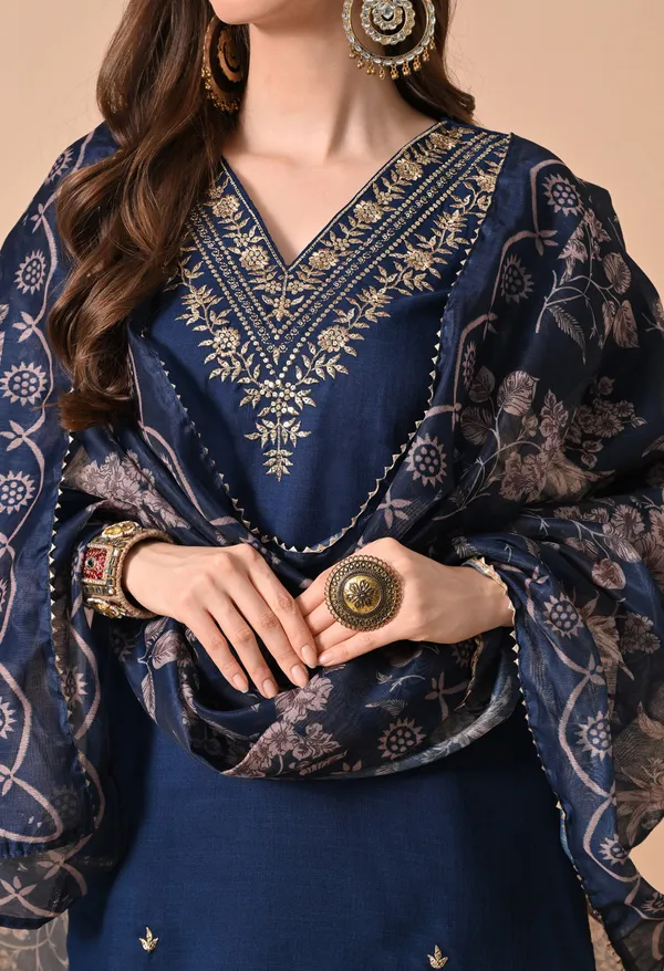 Navy_Blue_Embroidered_Kurta_Set_for_Women