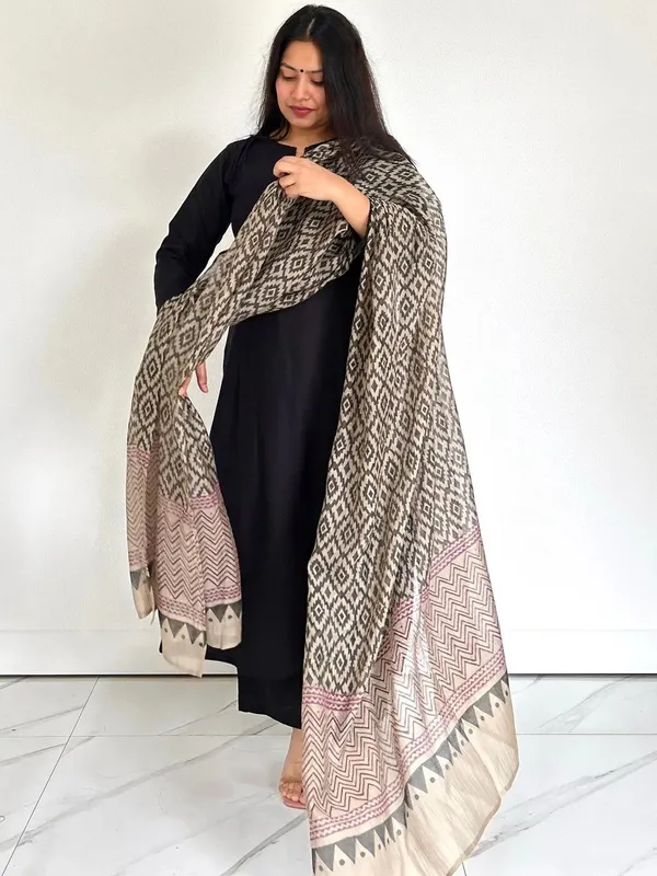 Black_Printed_Dupatta_Kurta_Set_for_Women