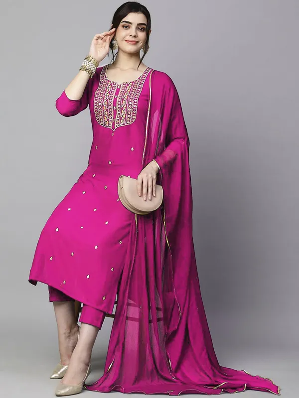 Magenta_Straight_Kurta_Set_for_Women