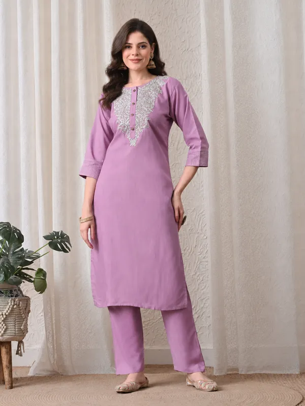 Lavender_Embroidered_Kurta_Set_With_Dupatta_For_Women