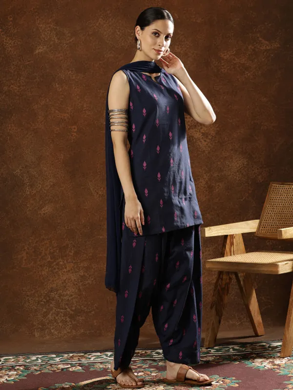 Navy_Printed_Straight_Kurta_Set_For_Women