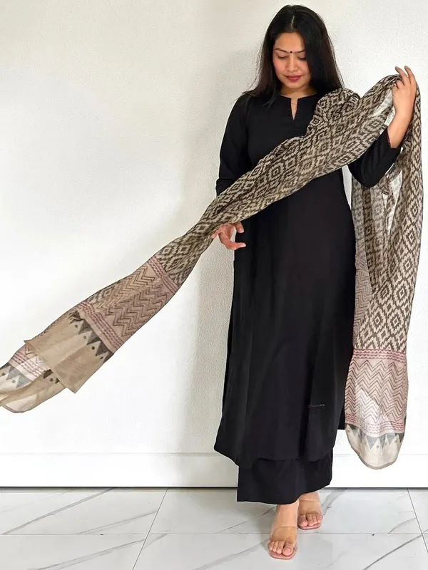 Black_Printed_Dupatta_Kurta_Set_for_Women