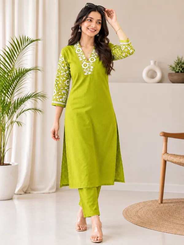 Green_Printed_Straight_Kurta_Pant_Set_for_Women