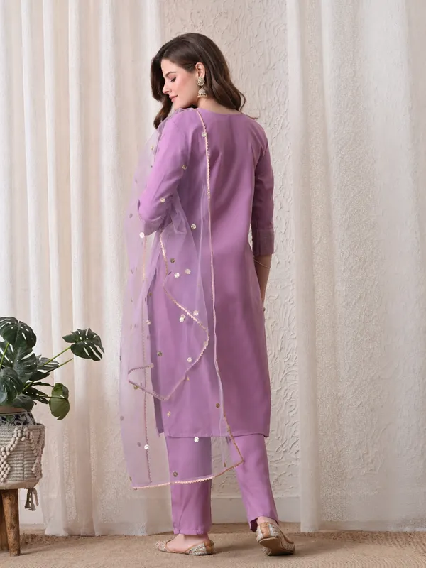 Lavender_Embroidered_Kurta_Set_With_Dupatta_For_Women