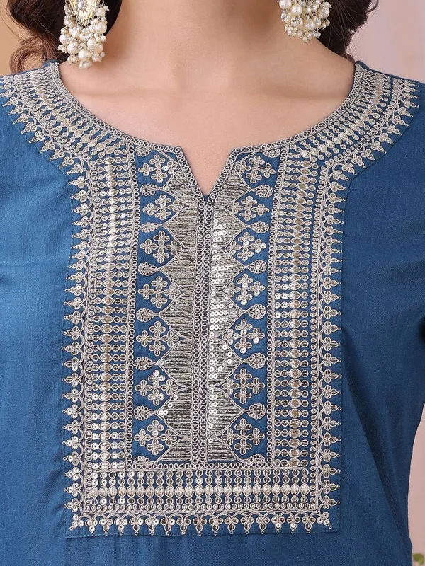 Navy_Blue_Embroidered_Ethnic_Suit_Set_for_Women