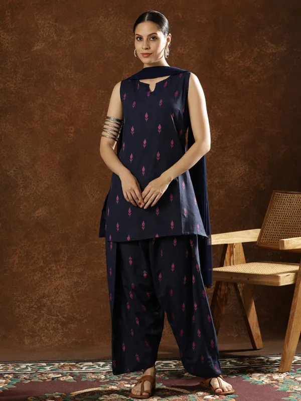 Navy_Printed_Straight_Kurta_Set_For_Women