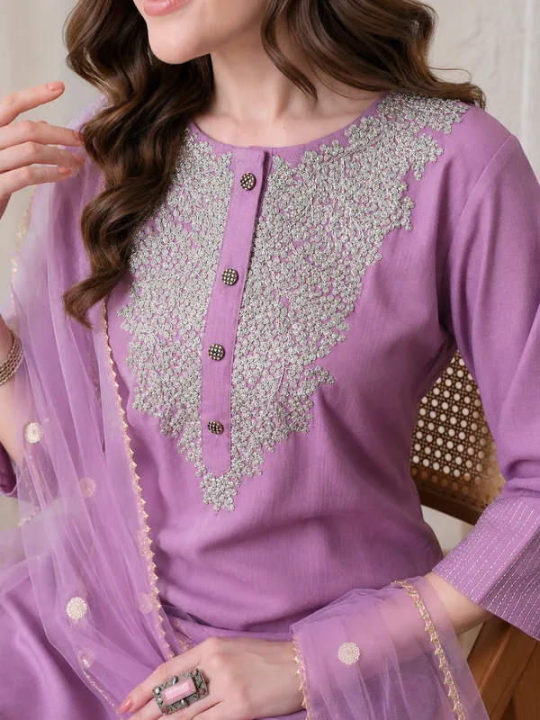 Lavender_Embroidered_Kurta_Set_With_Dupatta_For_Women