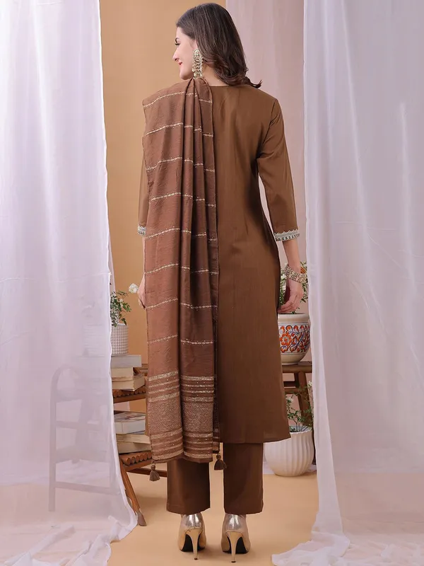 Brown_Embroidered_Straight_Kurta_For_Women