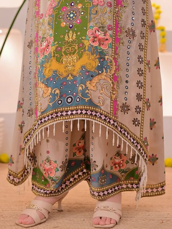 Beige_Printed_Straight_Kurta_Set_for_Women