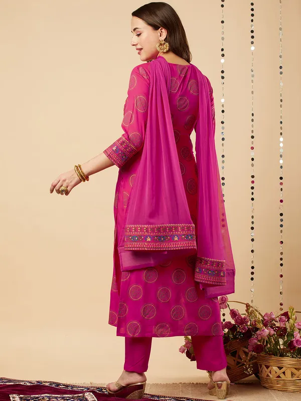 Pink_Printed_Straight_Kurta_Set_For_Women