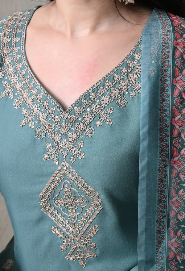 Teal_Embroidered_Ethnic_Kurta_Set_for_Women