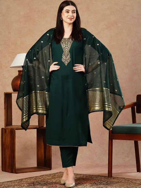 Green_Straight_Kurta_Set_for_Women