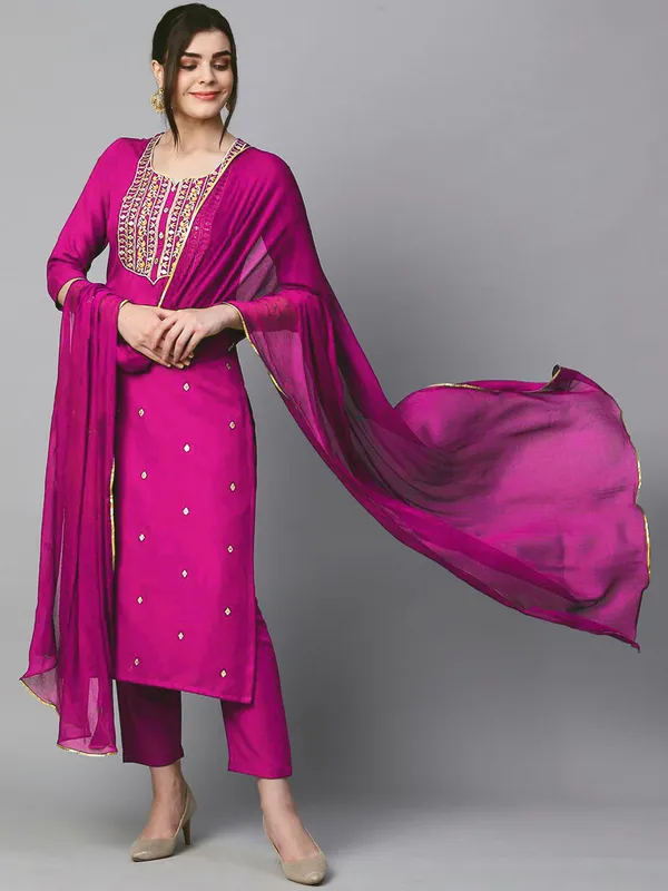 Magenta_Straight_Kurta_Set_for_Women