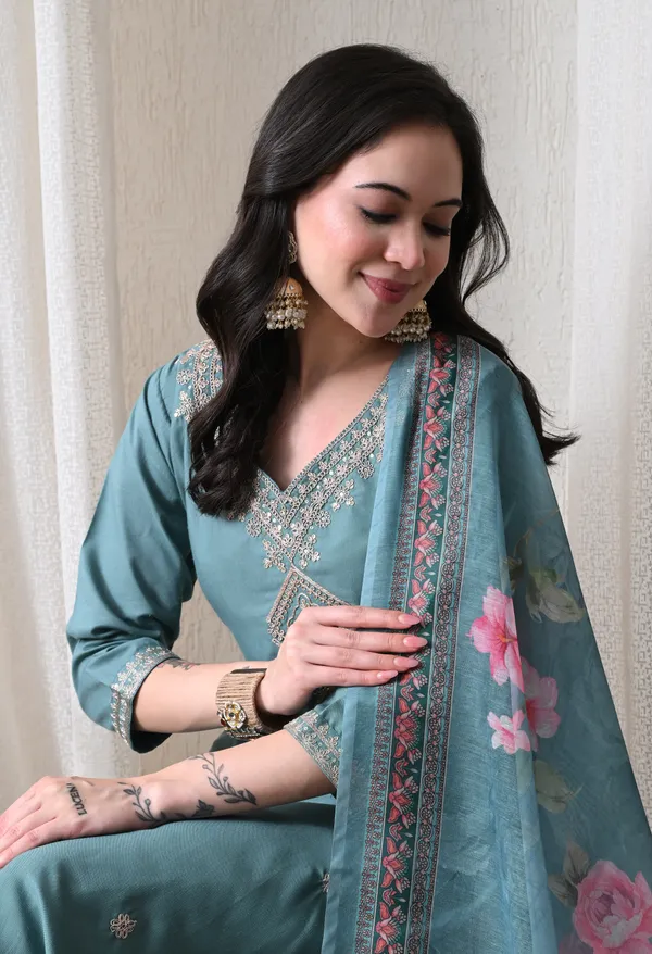 Teal_Embroidered_Ethnic_Kurta_Set_for_Women