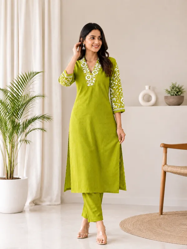 Green_Printed_Straight_Kurta_Pant_Set_for_Women