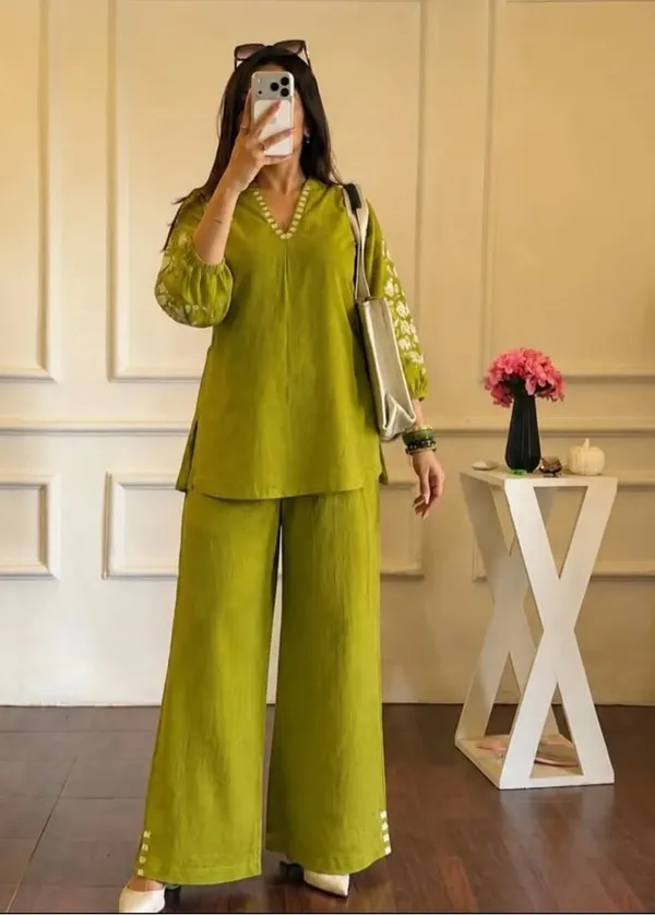 Green_Embroidered_Kurta_Pant_Set_for_Women