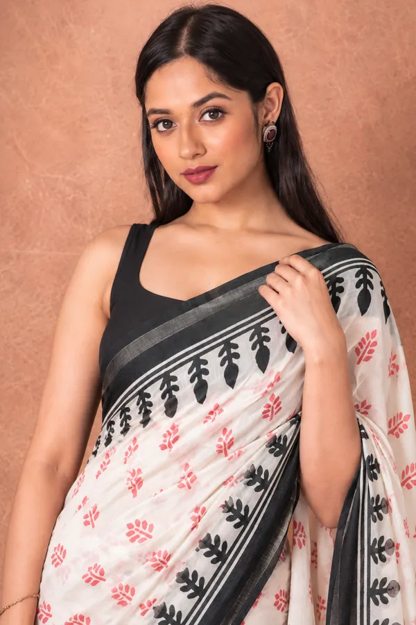 Off_White_Printed_Ethnic_Saree_for_Women