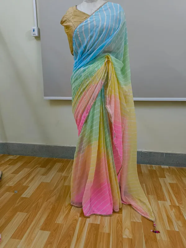 Multicolour_Laheriya_Print_Georgette_Saree_With_Lace_Border