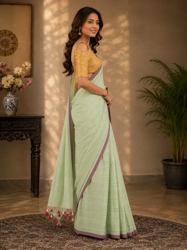 Light_Green_Textured_Traditional_Saree_for_Women