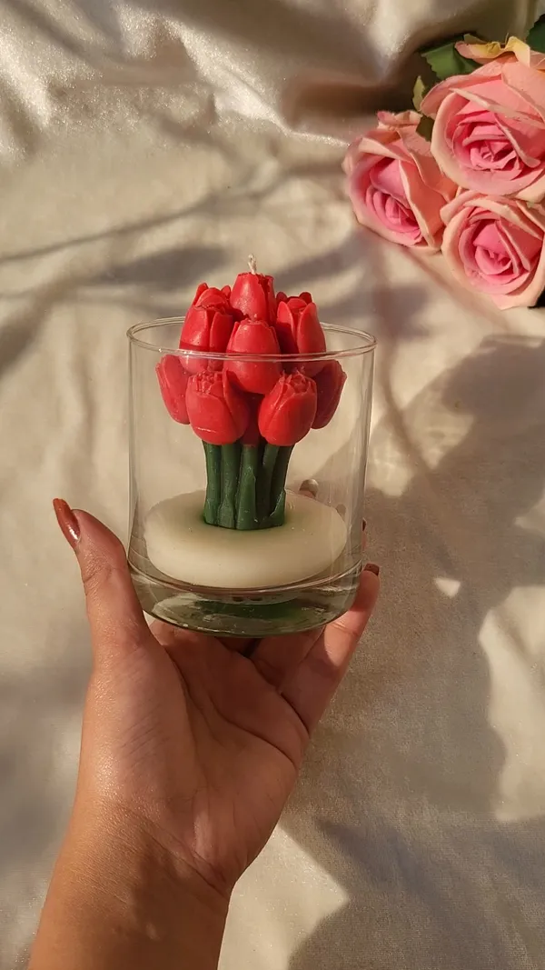 Wax_Floral_Tulip_Design_Candle_In_Glass_Holder