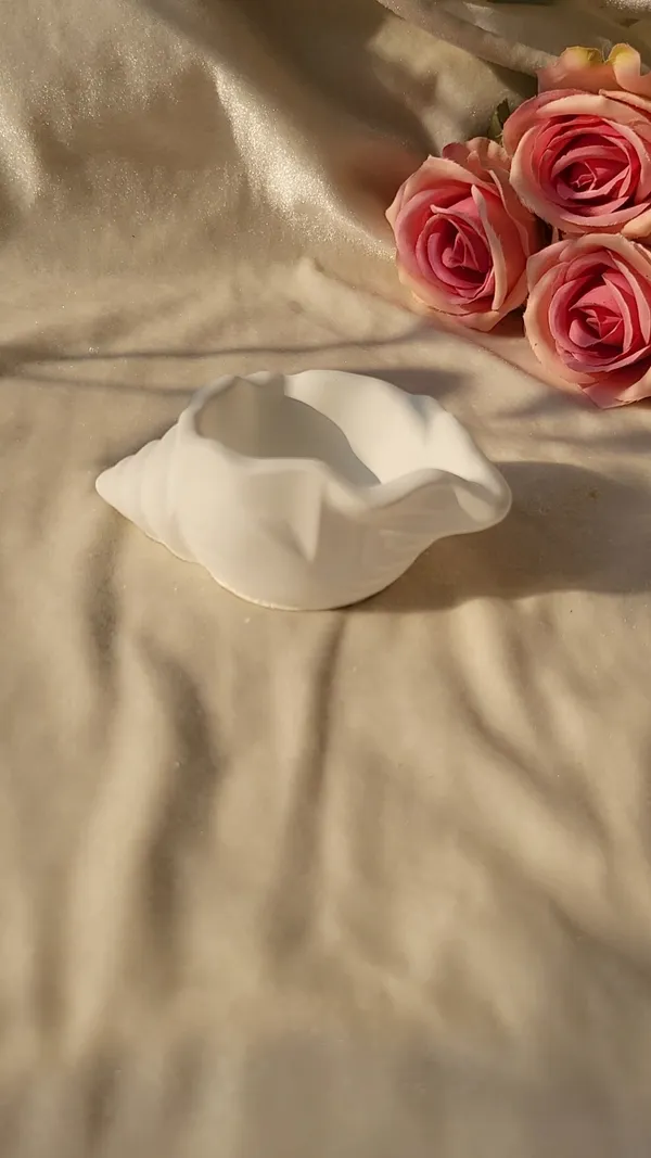 White_Concrete_Shell_Shaped_Decorative_Bowl