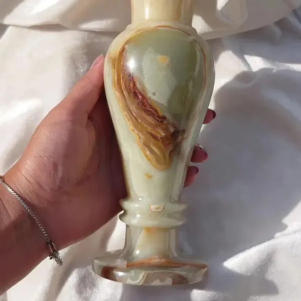 Handcrafted_Natural_Onyx_Vase_|_Elegant_Home_Decor_|_Vintage_Style