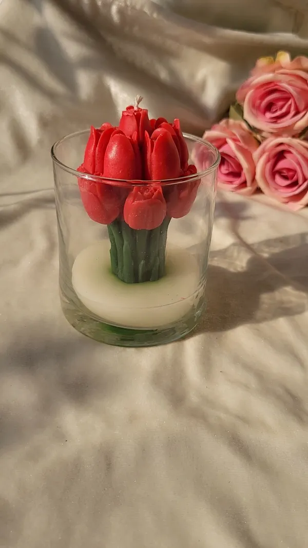 Wax_Floral_Tulip_Design_Candle_In_Glass_Holder