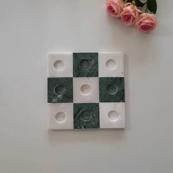 Green_And_White_Tic_Tac_Toe_Board_Game